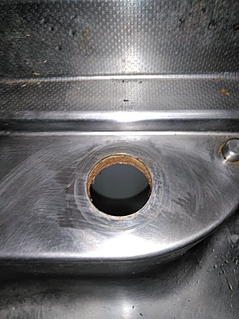 水栓の穴